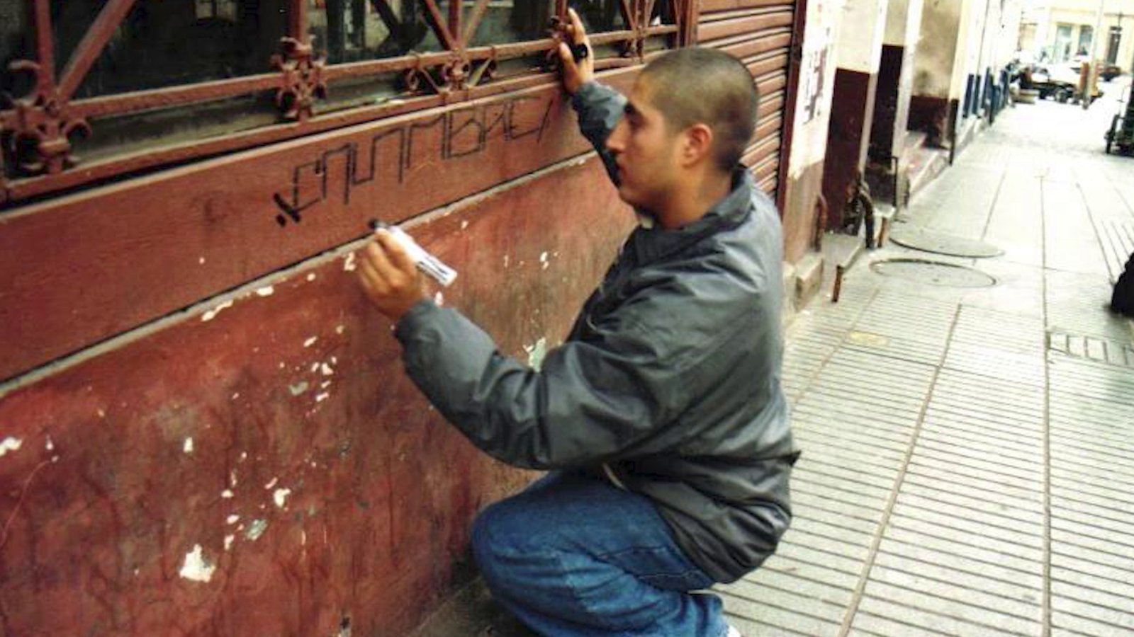 Archivo: tag en la calle